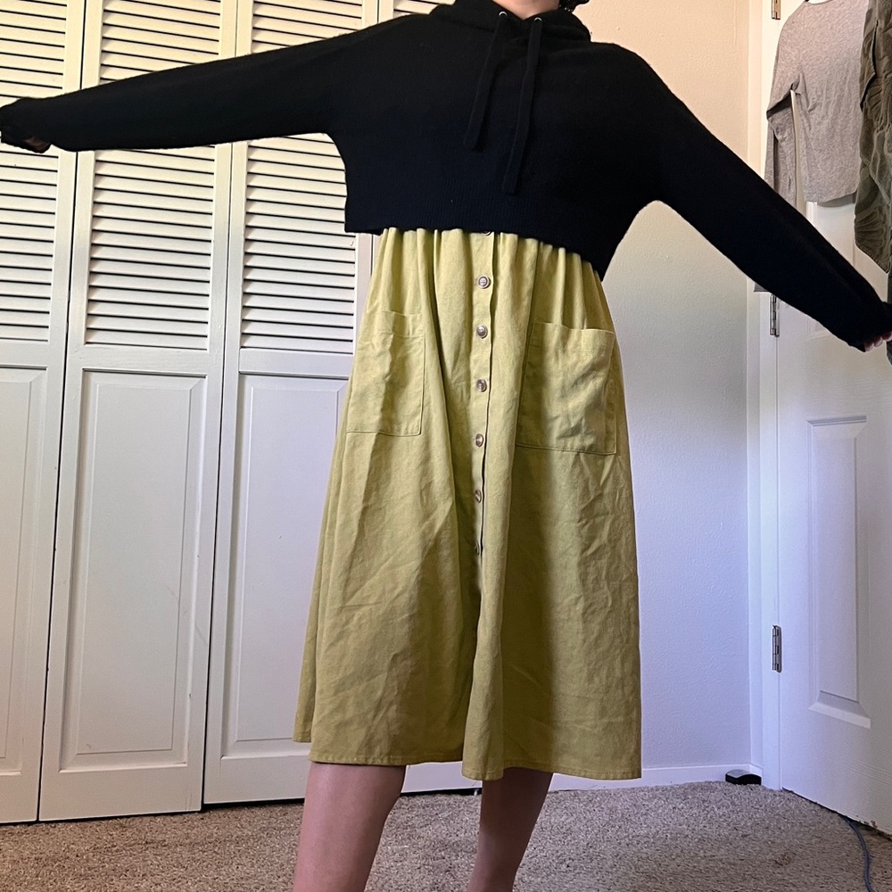 Everlane Recycled Cashmere Cropped Hoodie
